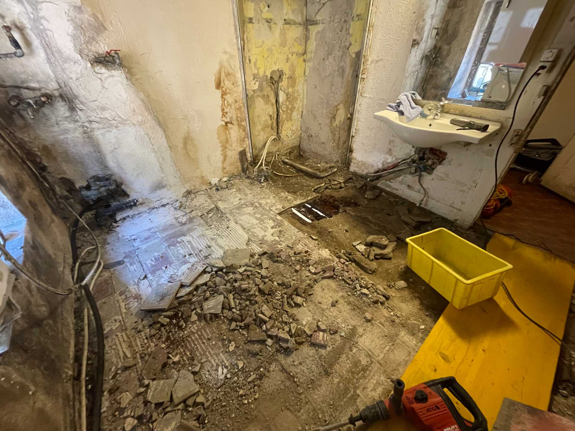 Demolition intérieur après inondation